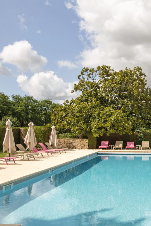 Piscine extérieure du domaine
